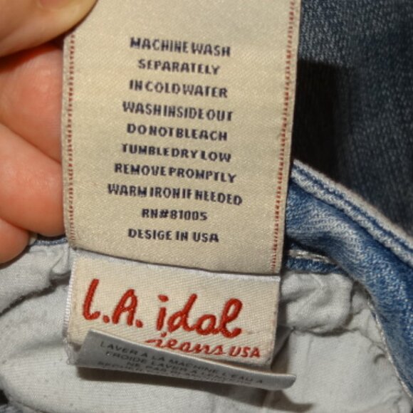 L.A. Idol Women's Rhinestone Studded Embroidered Jeans - Picture 6 of 7